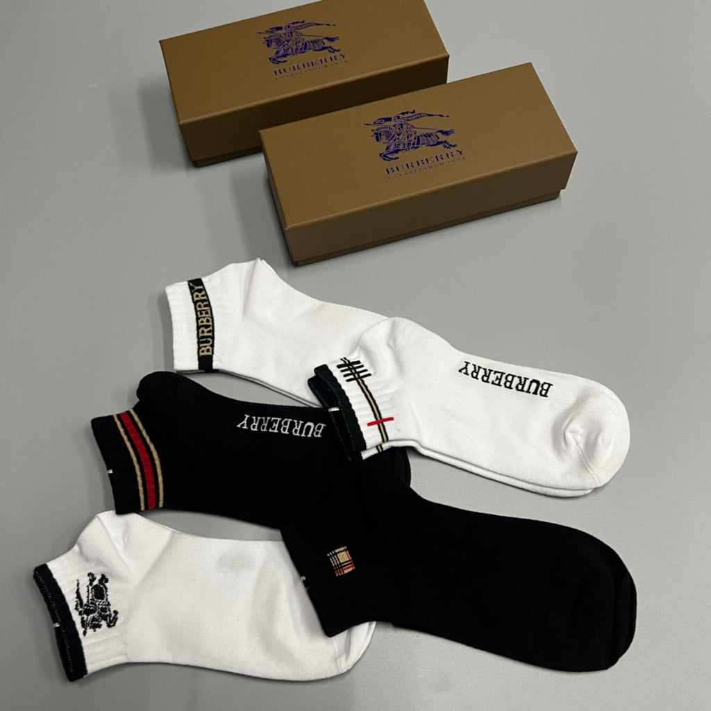 Burberry contrast cuff wordmark ankle socks - view 5
