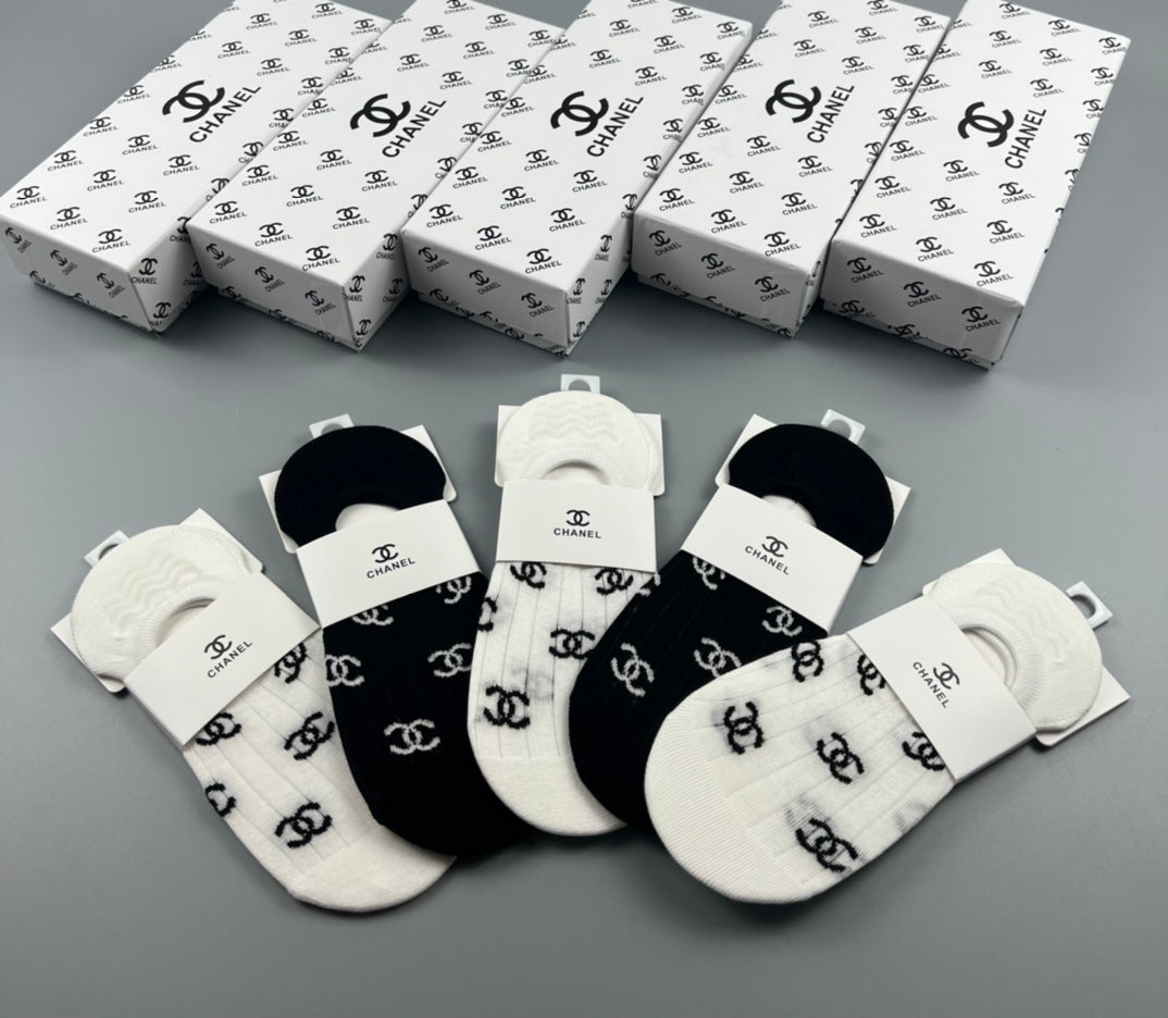 Chanel low cut repeated emblem ankle socks - view 6