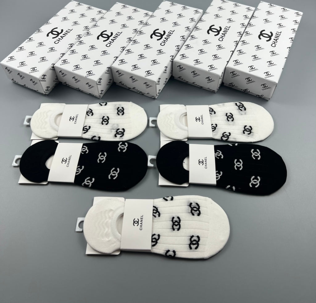 Chanel low cut repeated emblem ankle socks - view 7
