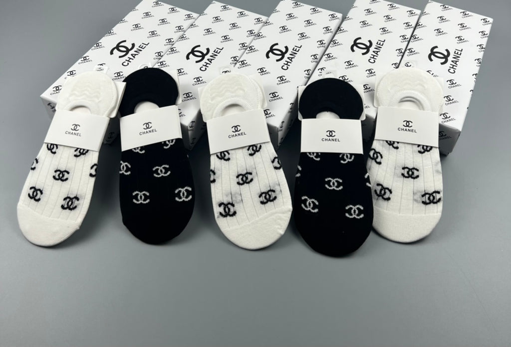 Chanel low cut repeated emblem ankle socks - view 4