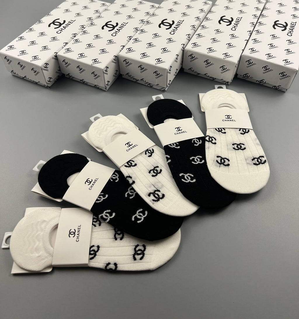 Chanel low cut repeated emblem ankle socks - view 8