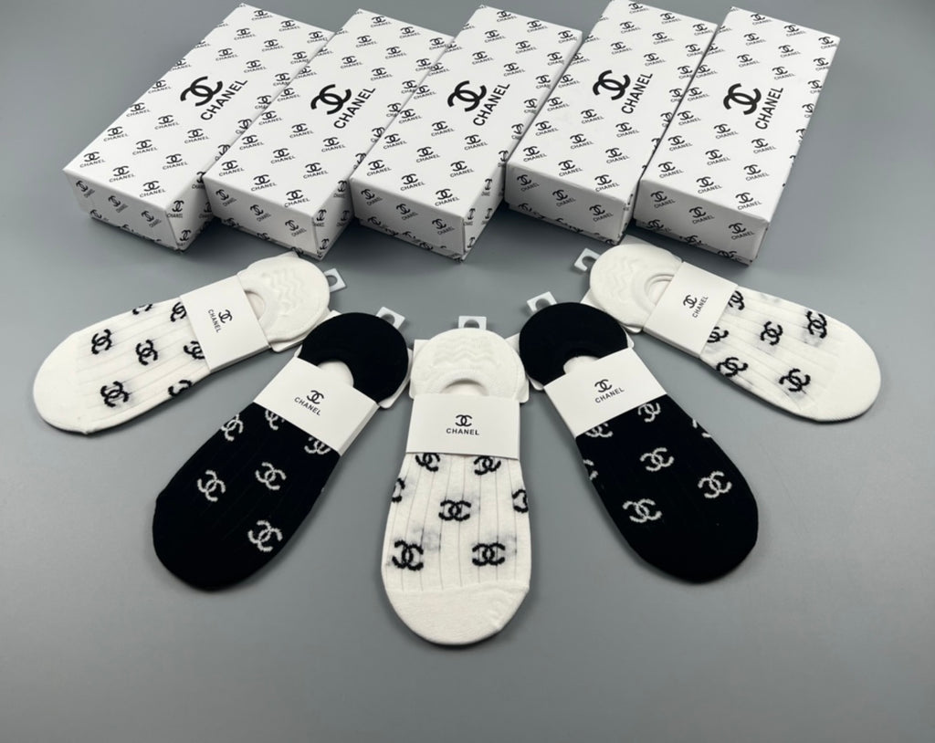 Chanel low cut repeated emblem ankle socks - view 5