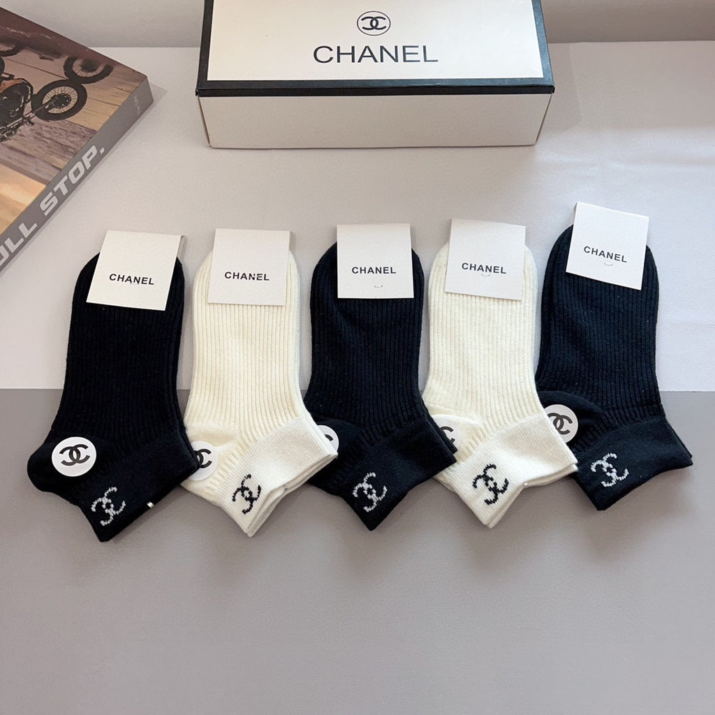 Chanel small double c cuff crew socks - view 4
