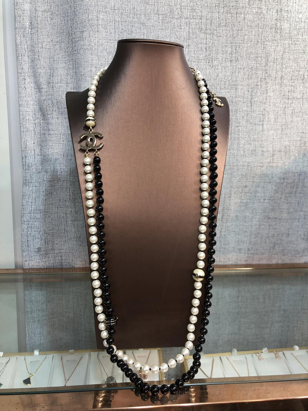 Chanel Pearl Double-Layer Necklace - album image 5