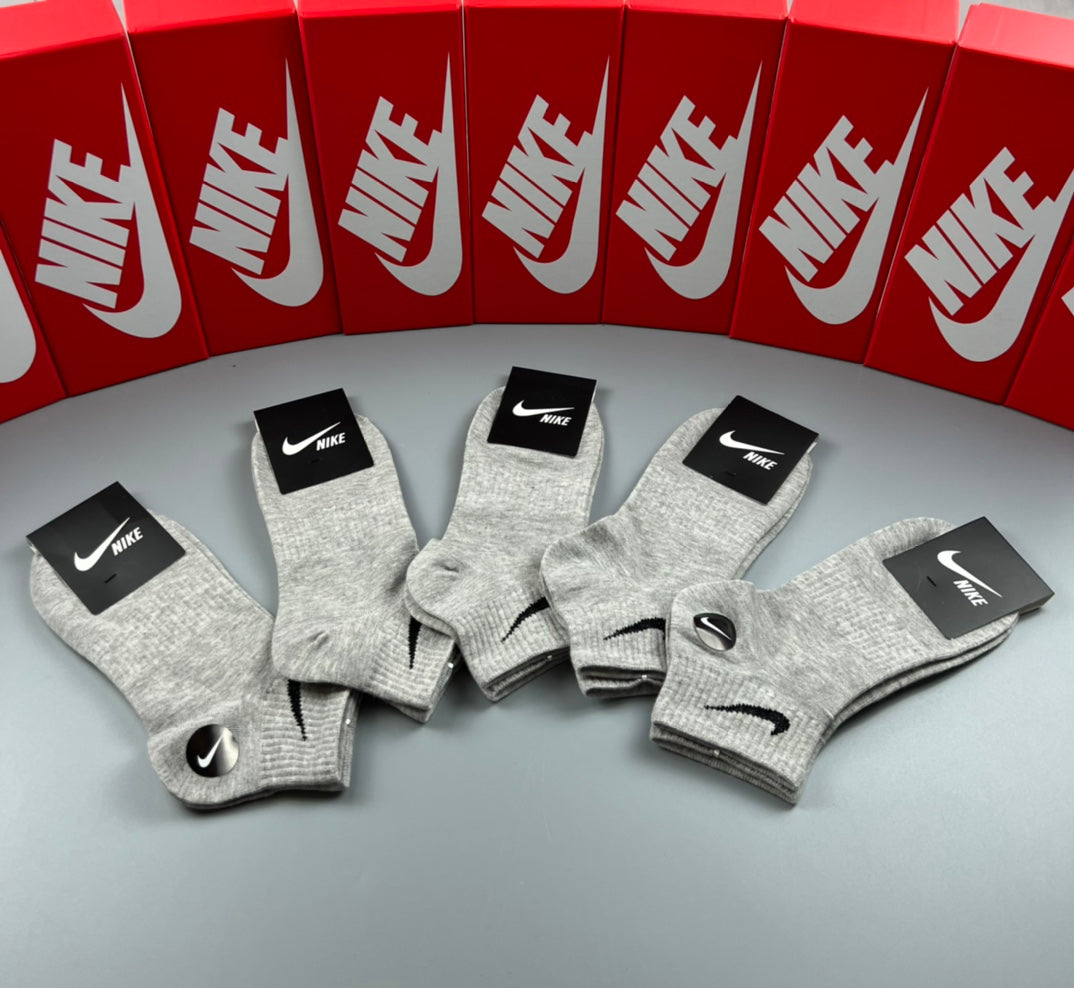 Nike heather gray swoosh ankle socks, image 2