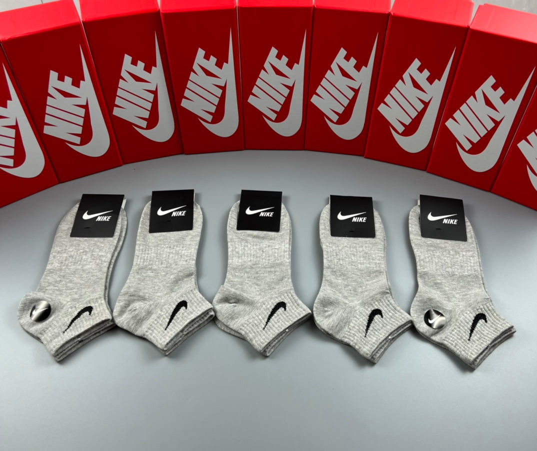 Nike heather gray swoosh ankle socks, image 1
