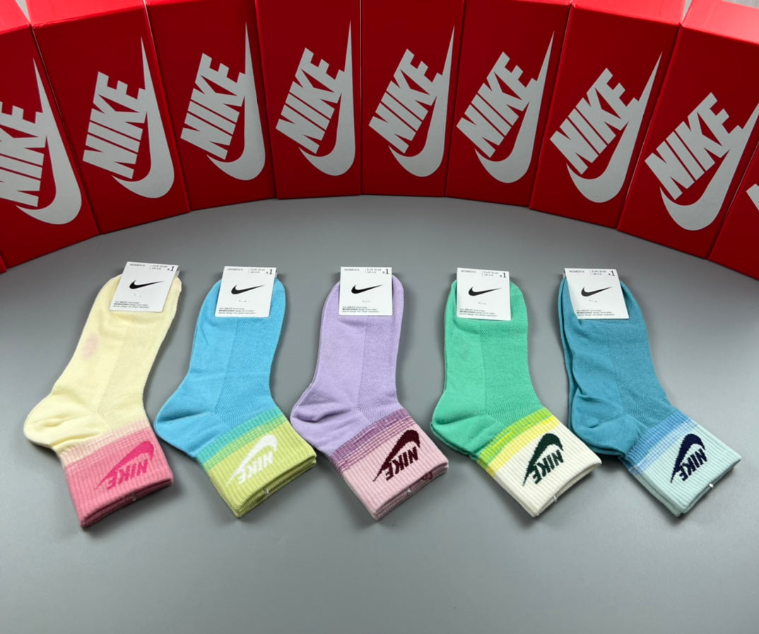 Nike pastel contrast cuff ankle socks, image 1