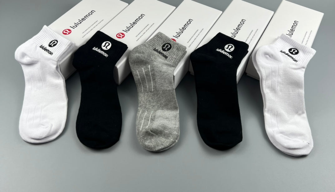 Lululemon black cuff contrast ankle socks - view 5