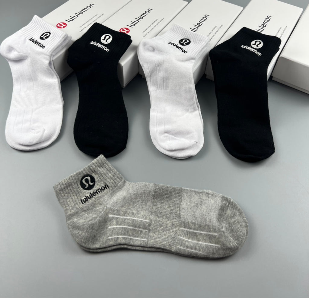 Lululemon black cuff contrast ankle socks - view 6