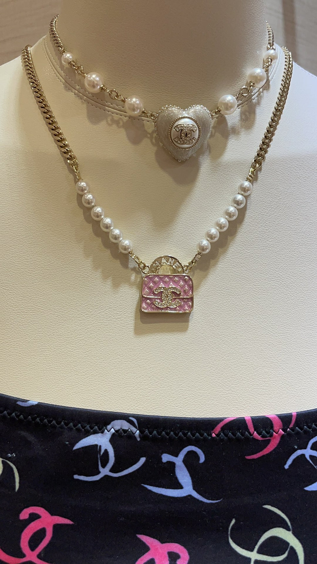 Chanel Interlocking C Checkered Pink Pearl Diamond-Shape Necklace - album image 6