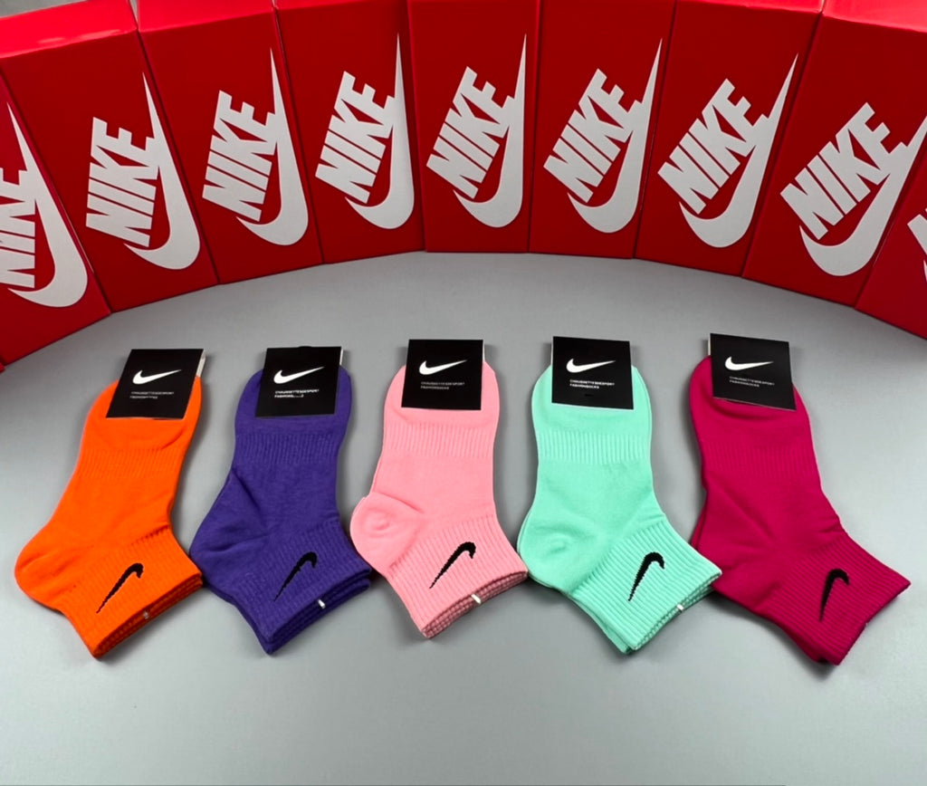 Nike bright plain swoosh ankle socks, image 5