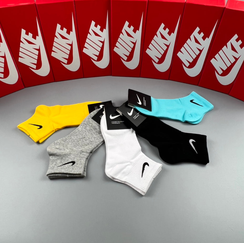 Nike bright plain swoosh ankle socks, image 2