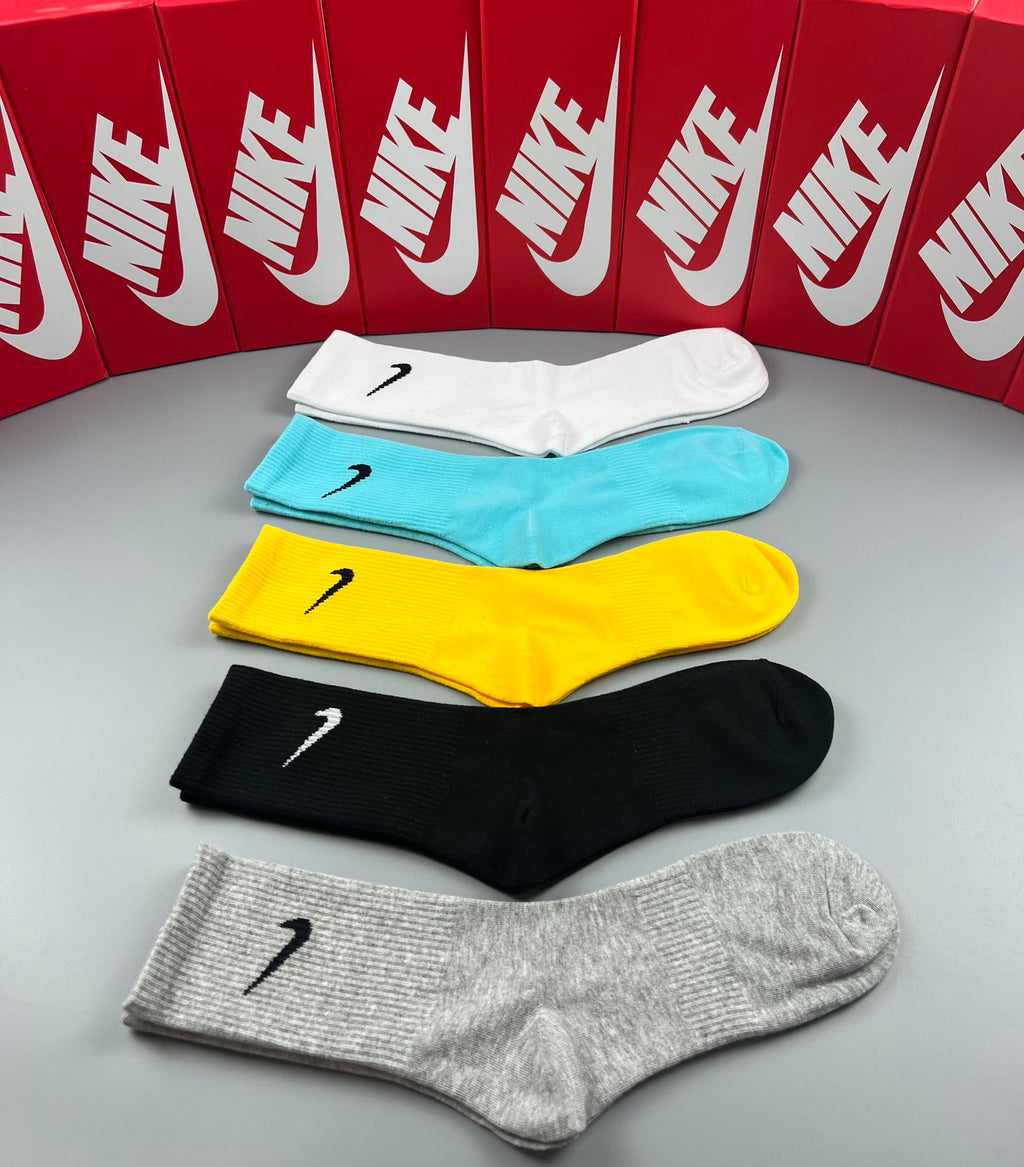 Nike bright neutral swoosh socks, image 4