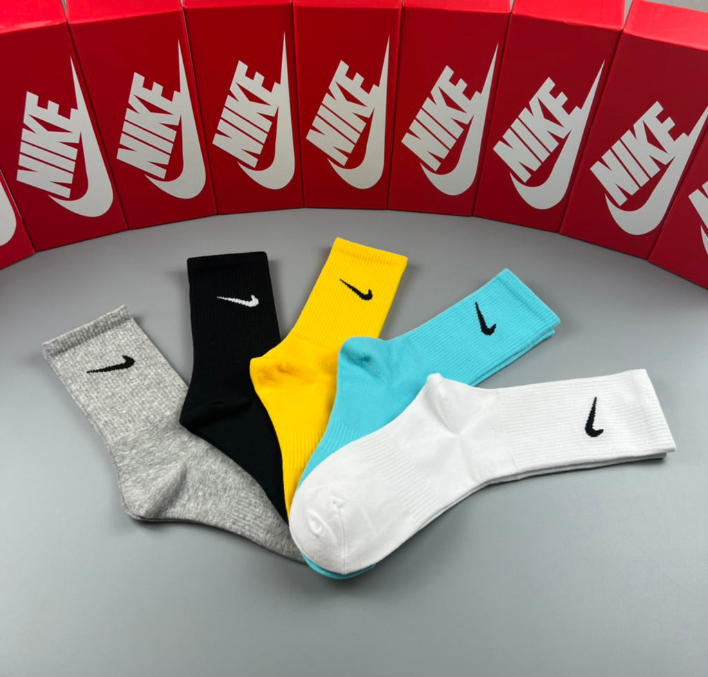 Nike bright neutral swoosh socks, image 2