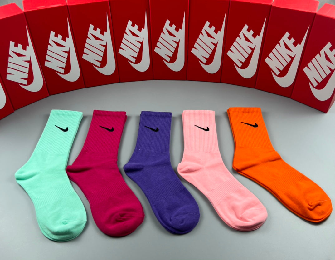 Nike bright neutral swoosh socks, image 6