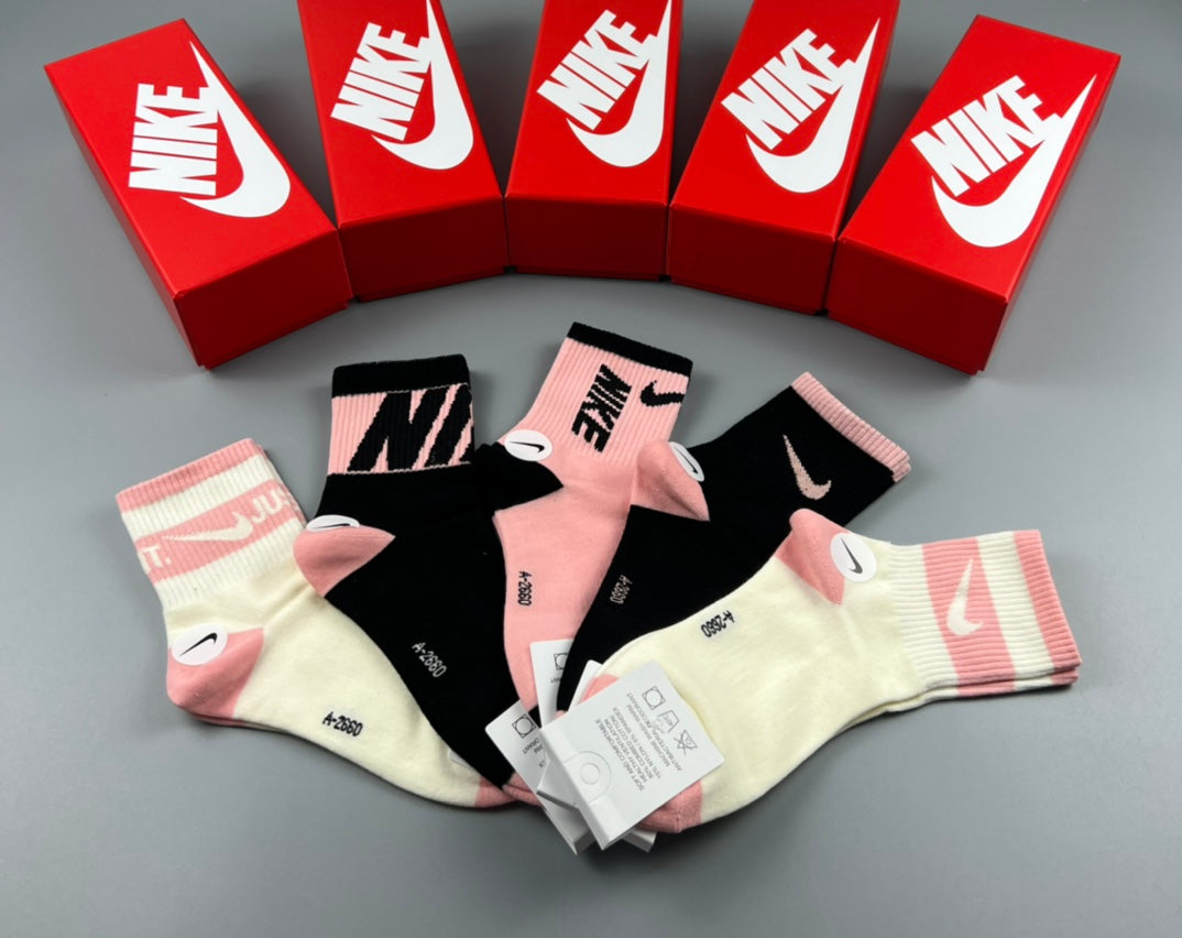 Nike pink black graphic mix socks, image 5