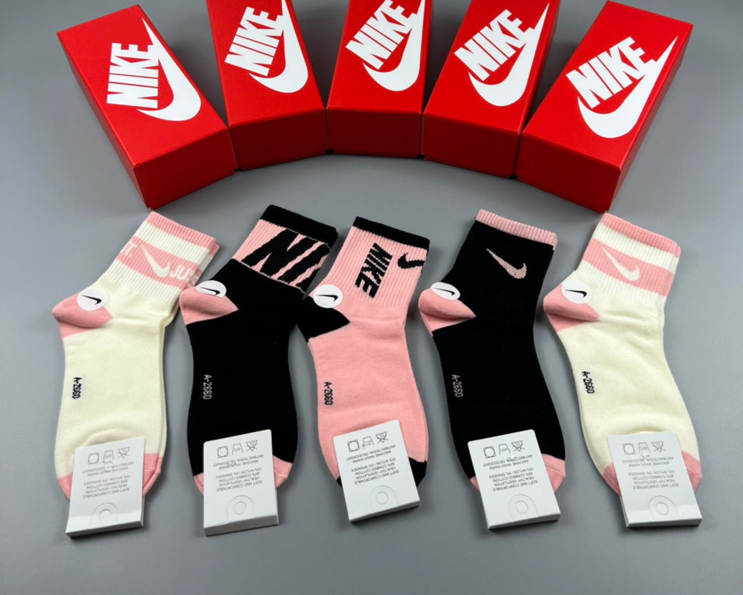 Nike pink black graphic mix socks, image 4