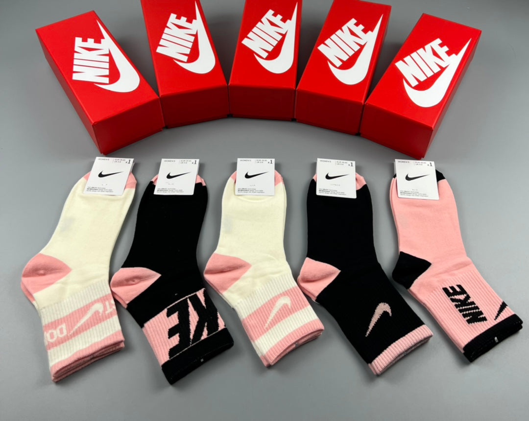 Nike pink black graphic mix socks, image 2
