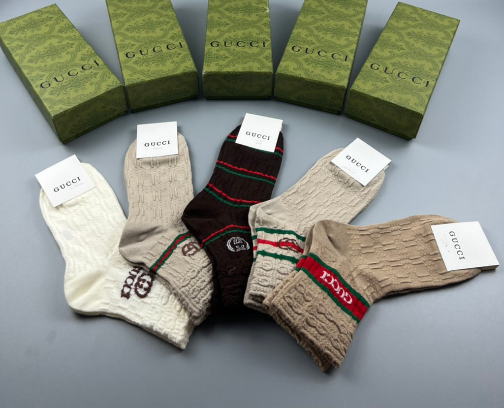 Gucci Beige Crew Socks with logo bands and red-green stripes - image 3