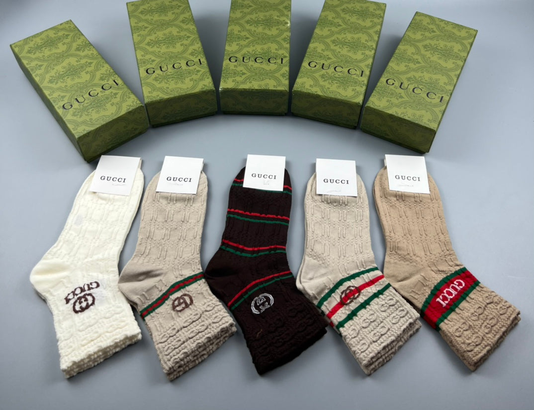 Gucci Beige Crew Socks with logo bands and red-green stripes - image 2