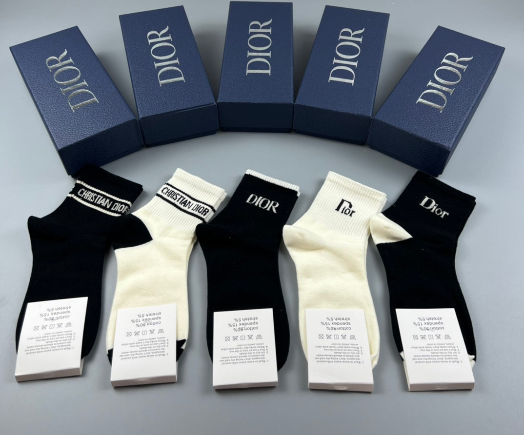 Dior minimal cuff lettering crew socks - view 5
