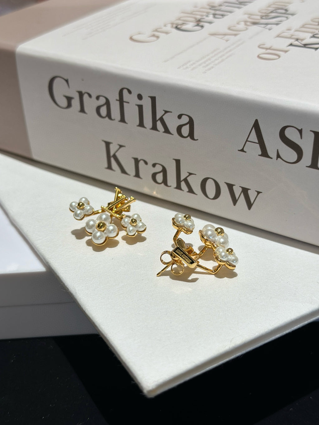 Louis Vuitton Flower Earrings - album image 3