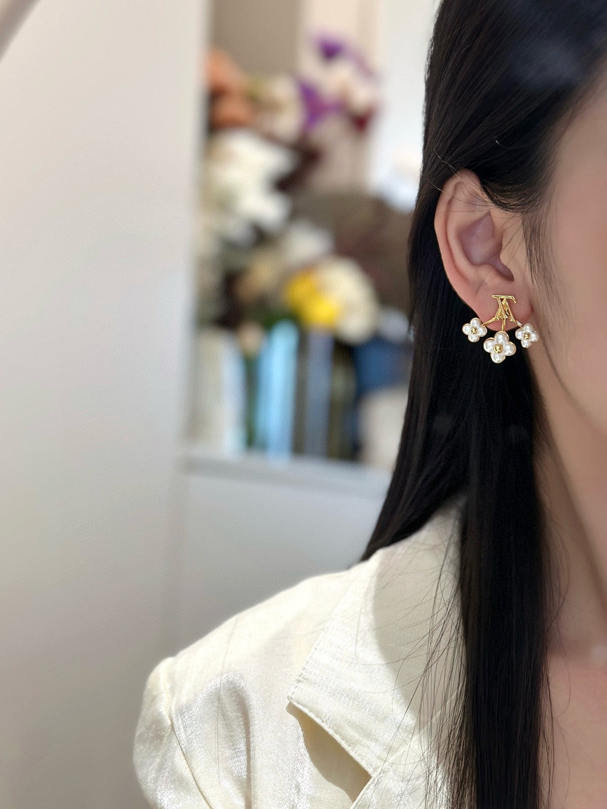 Louis Vuitton Flower Earrings - album image 2