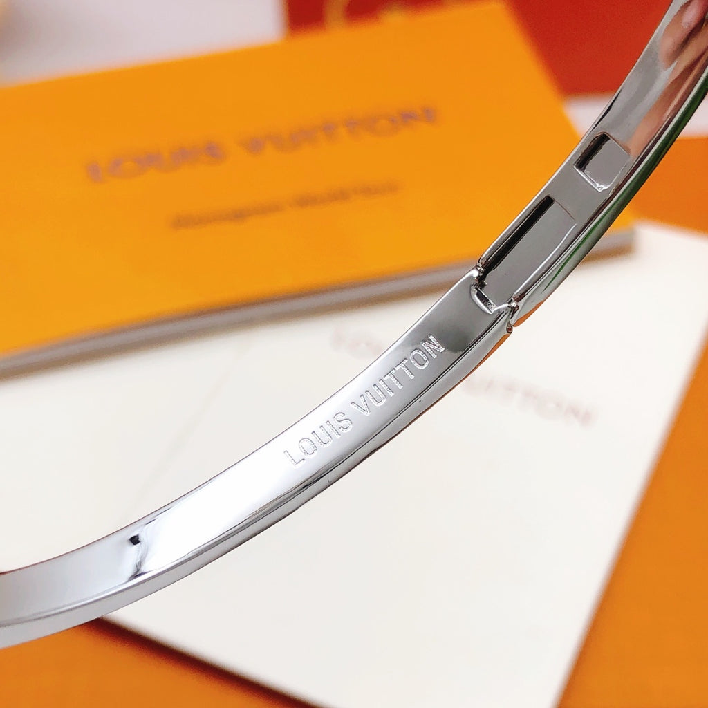 Louis Vuitton Silver-Tone Open Flower Bangle - album image 4