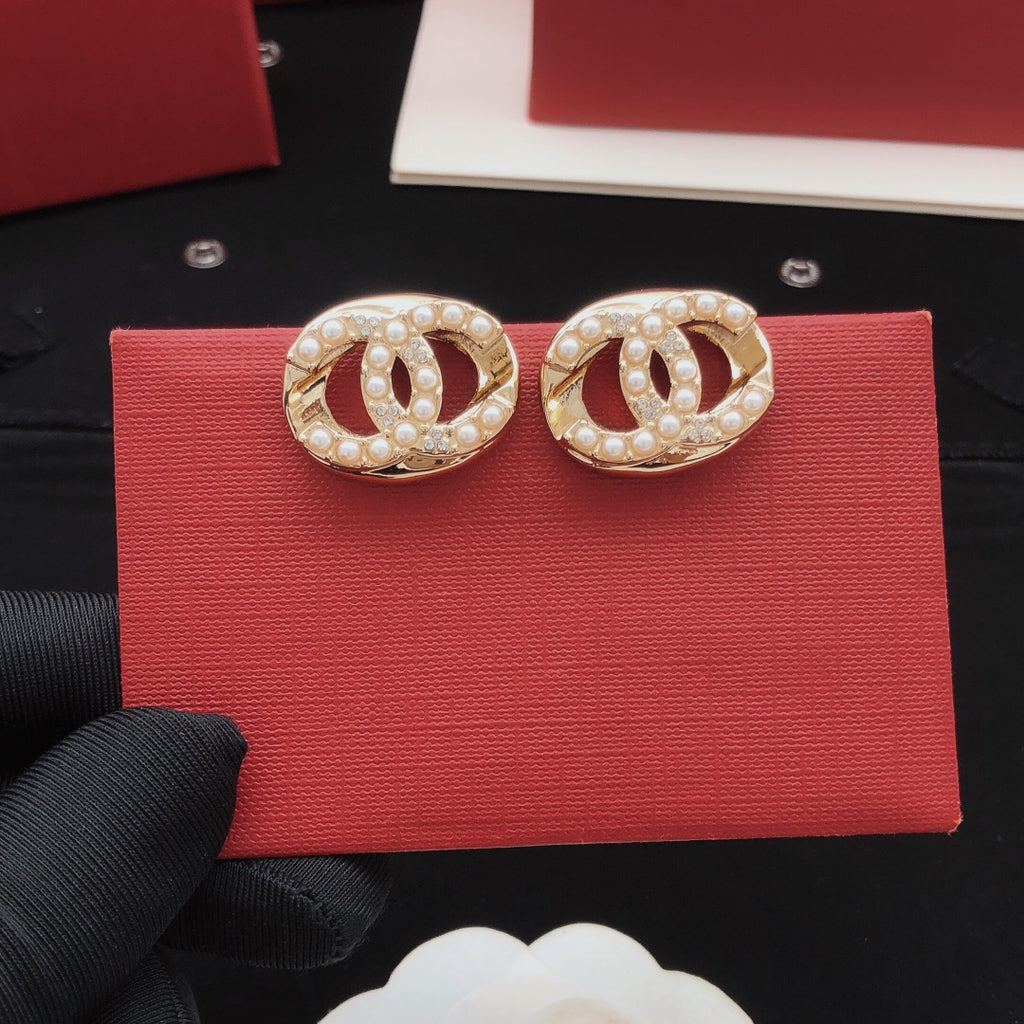 Chanel Pearl Circular Earrings - album image 3