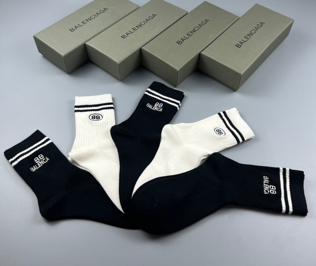 Balenciaga twin stripe cuff crew socks - view 4
