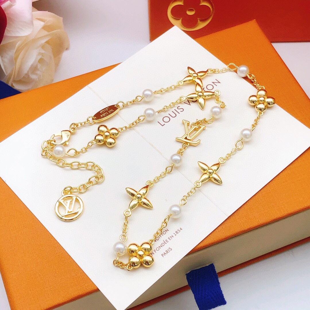 Louis Vuitton Pearl Flower Necklace - album image 6