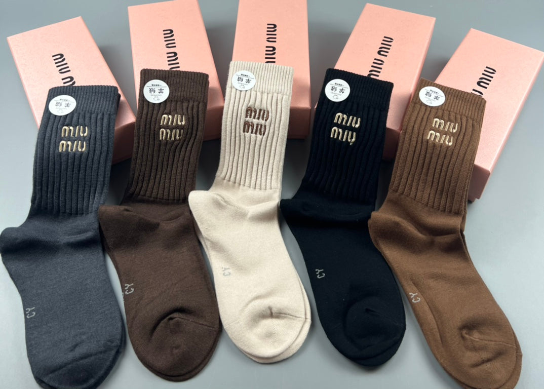 Miu Miu muted ribbed stacked logo crew socks, image 3