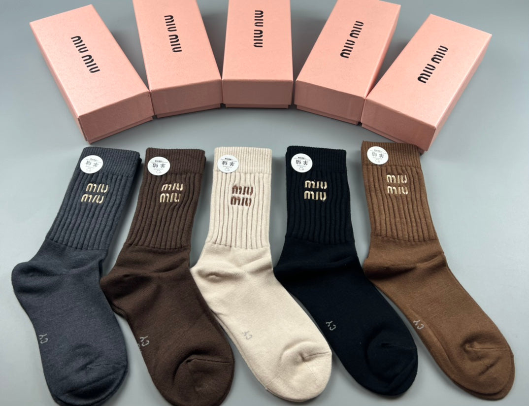 Miu Miu muted ribbed stacked logo crew socks, image 5