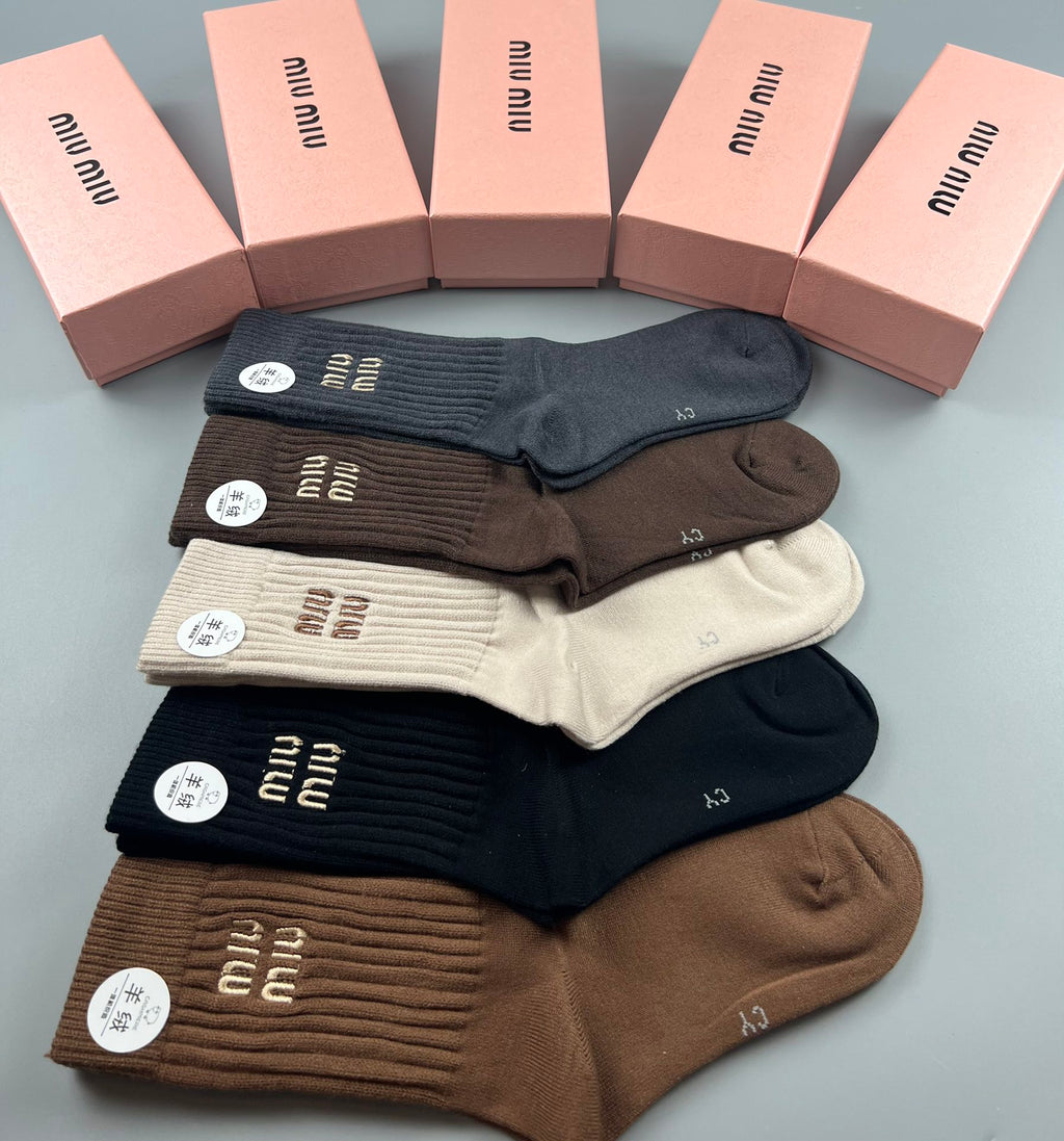 Miu Miu muted ribbed stacked logo crew socks, image 8