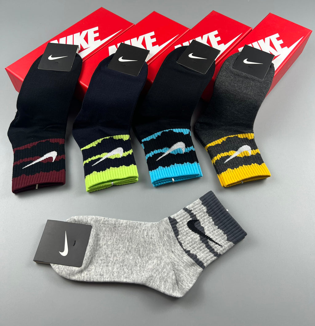 Nike bright wavy stripe socks, image 5