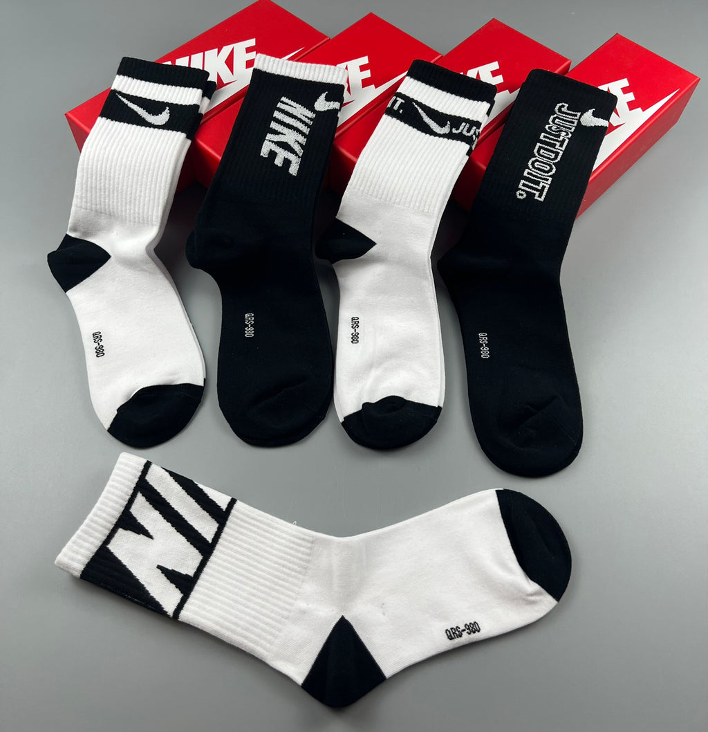 Nike bold monochrome type socks, image 7