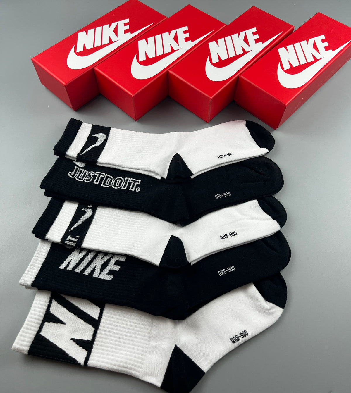 Nike bold monochrome type socks, image 8
