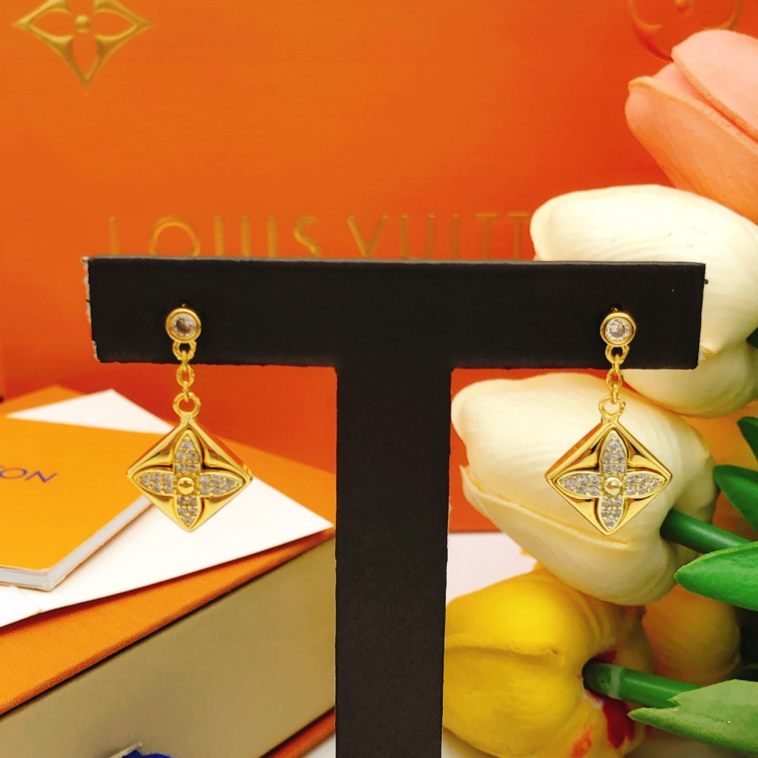 Louis Vuitton Diamond-Shape Tassel Earrings - album image 5