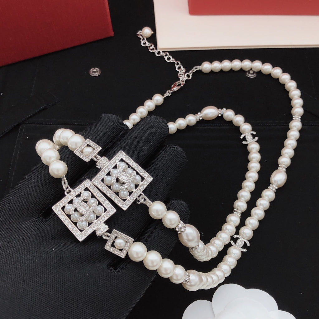 Chanel Pearl Square Necklace - album image 4