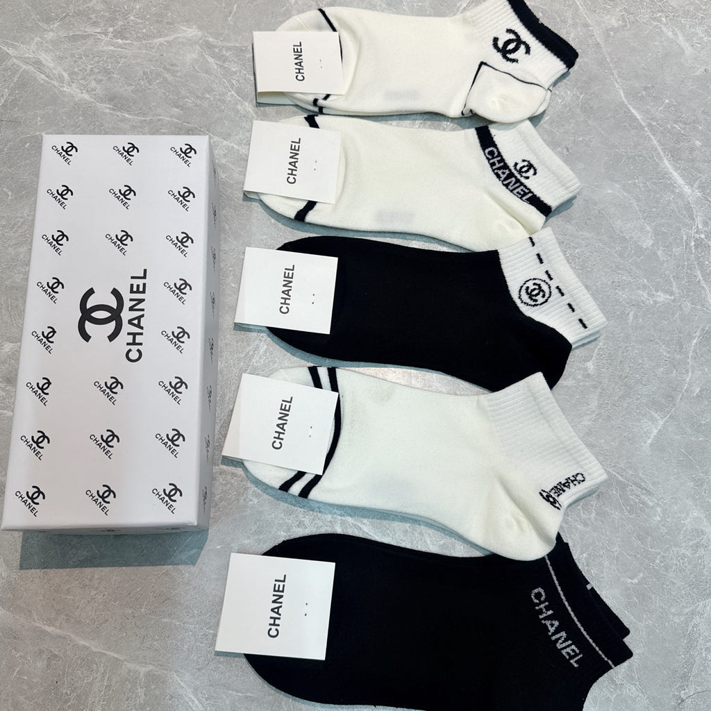 Chanel monochrome cuff lettering ankle socks - view 6