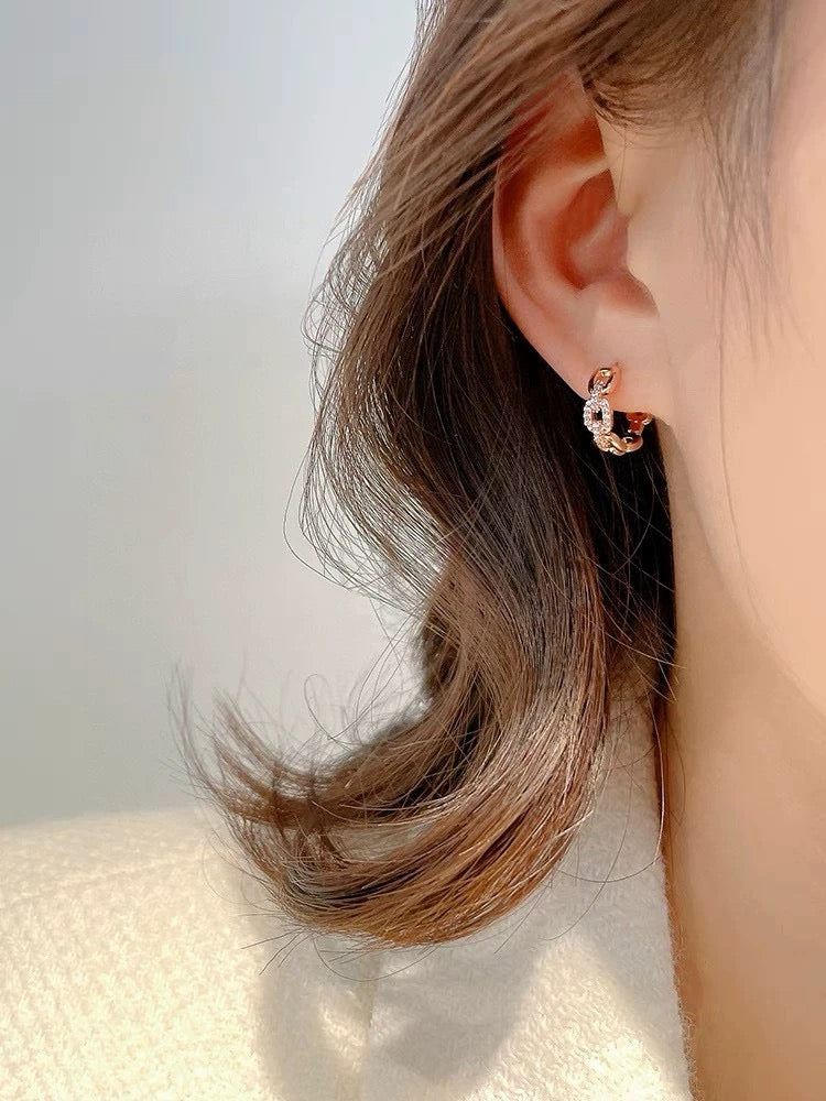 Chanel Rose Rose Gold-Tone Stud Earrings - album image 3