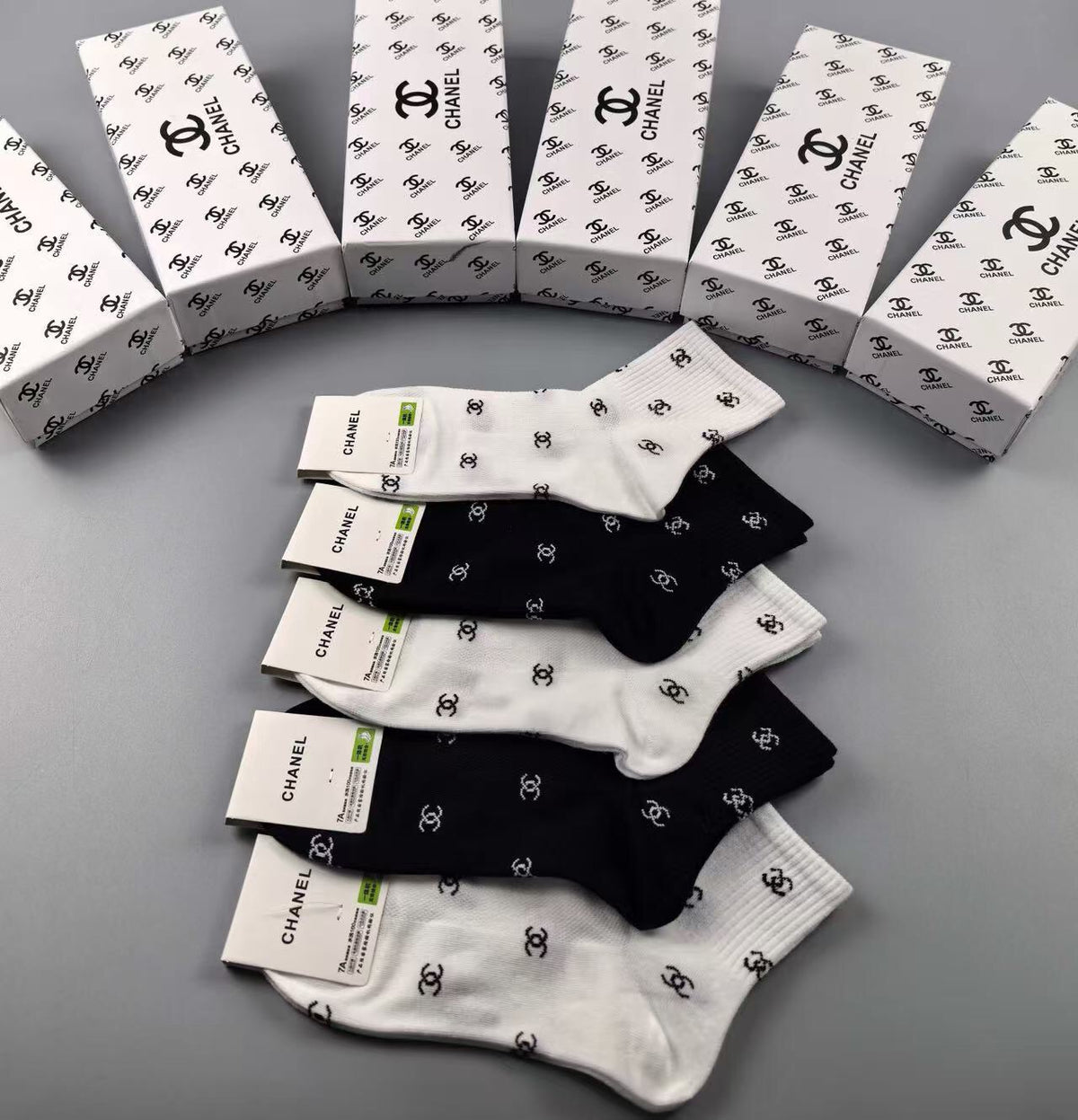 Chanel repeated small emblem crew socks - view 11