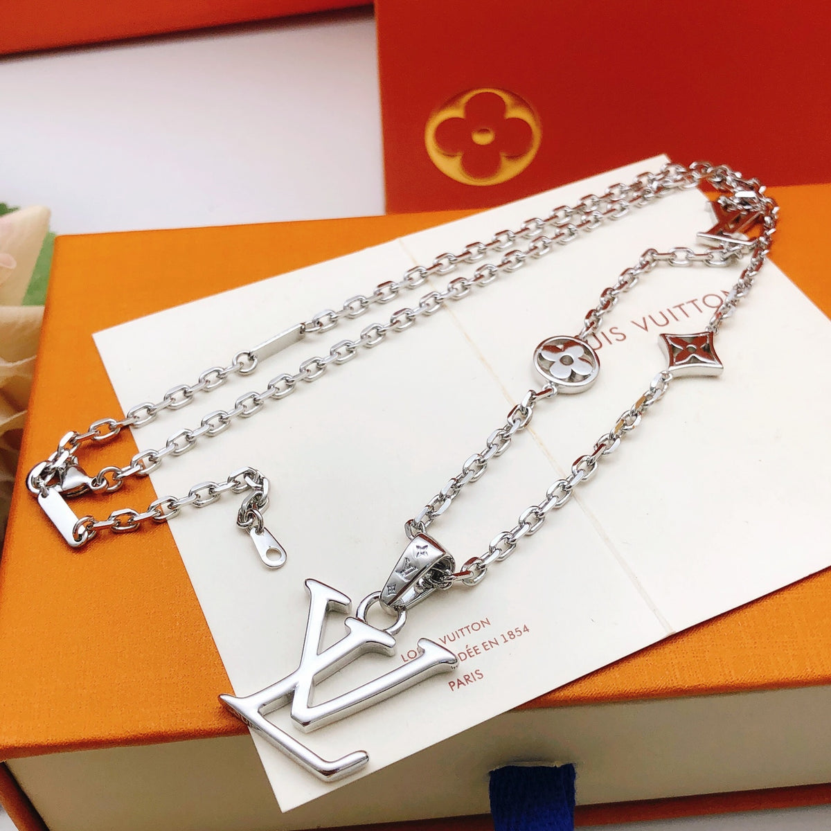 Louis Vuitton Silver-Tone Polished Necklace - album image 4