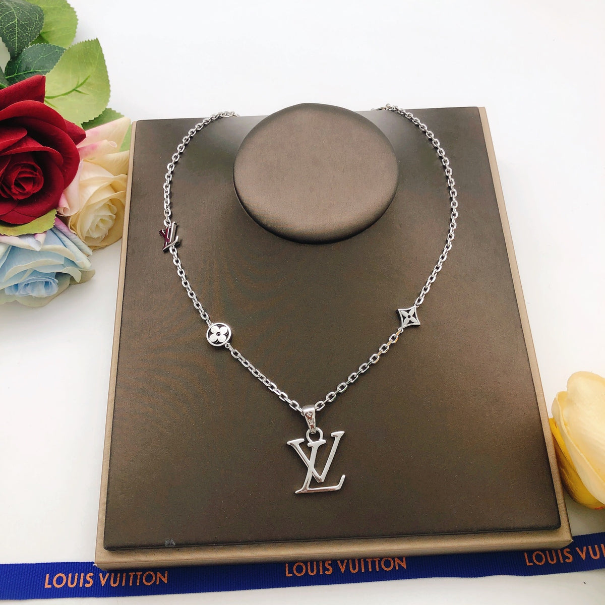 Louis Vuitton Silver-Tone Polished Necklace - album image 5
