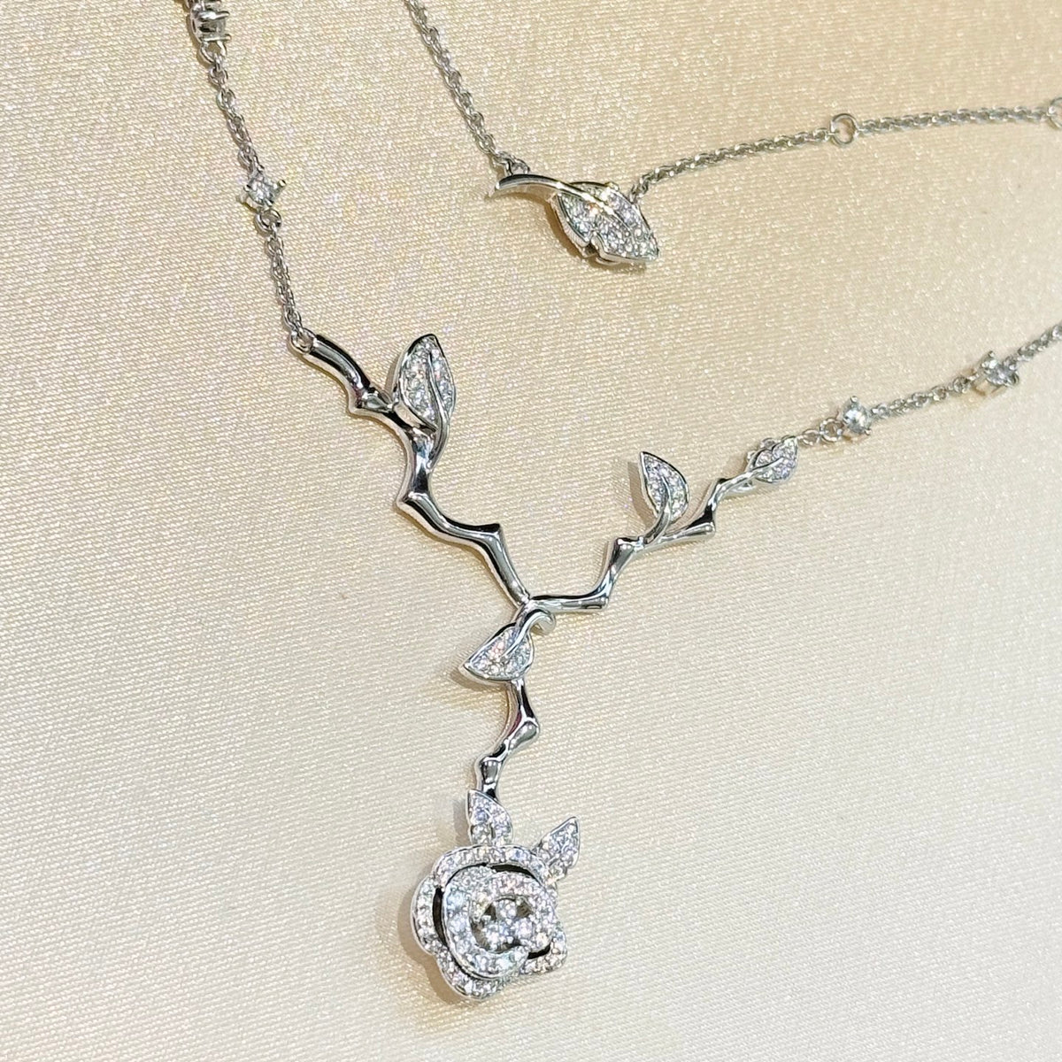 Dior Rose Necklace - album image 9