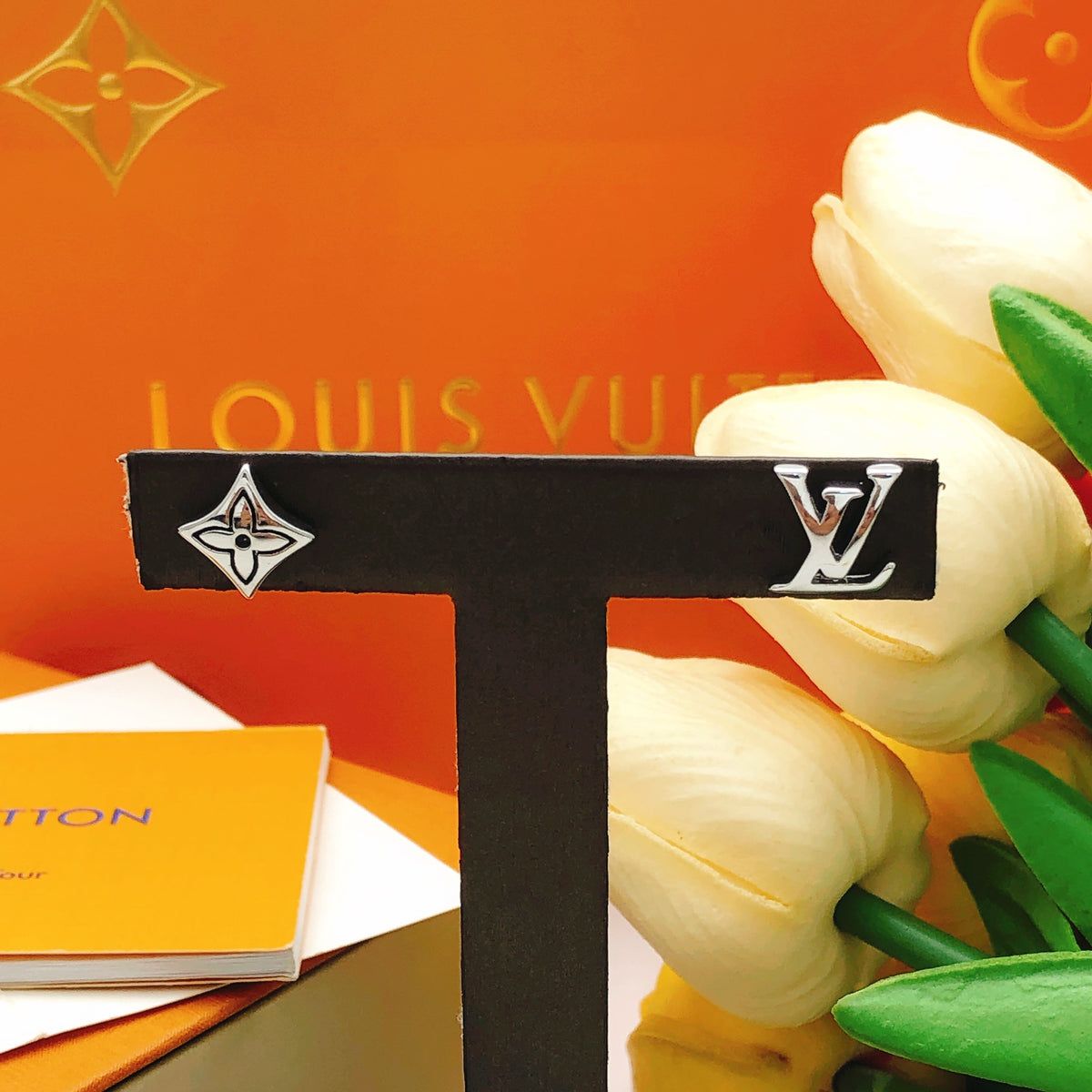 Louis Vuitton Silver-Tone Diamond-Shape Polished Earrings - album image 5
