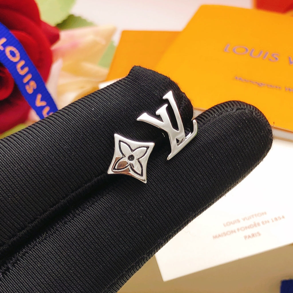 Louis Vuitton Silver-Tone Diamond-Shape Polished Earrings - album image 4