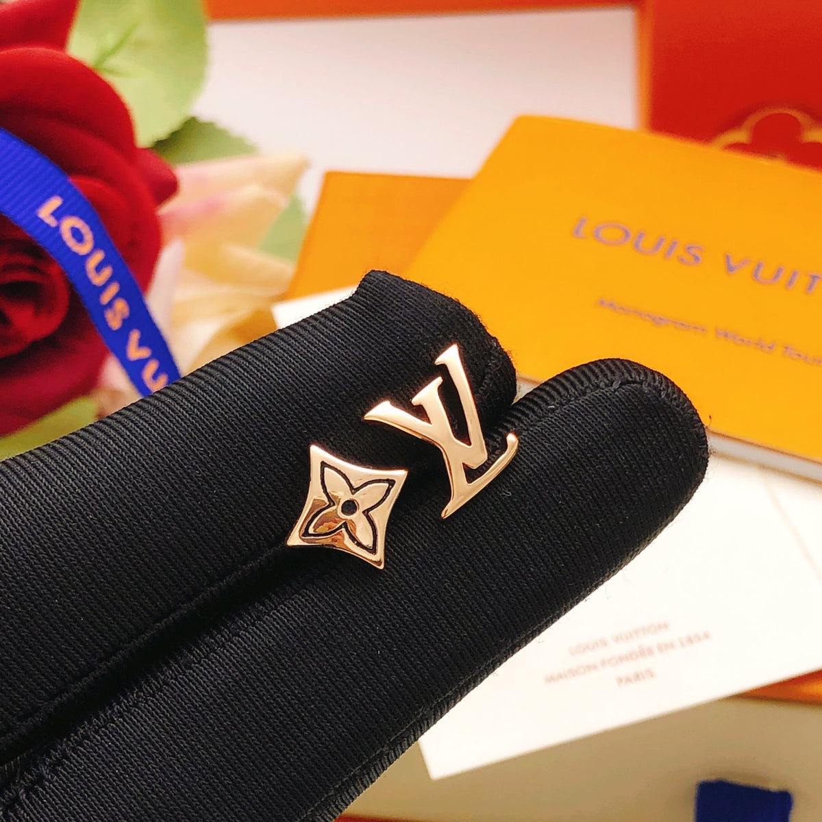 Louis Vuitton Rose Gold-Tone Diamond-Shape Polished Earrings - album image 6