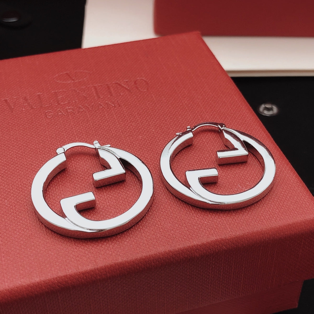 Gucci Circular Polished Earrings - album image 4