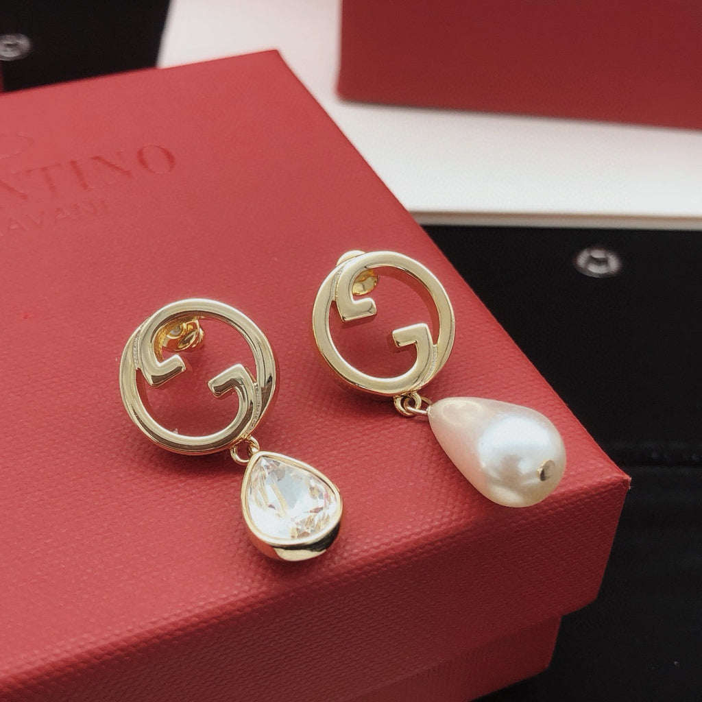 Gucci Teardrop Pearl Earrings - album image 7